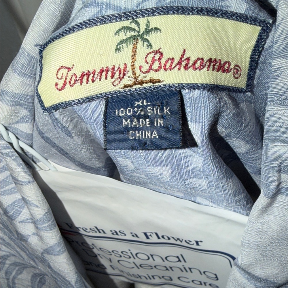 Tommy Bahama bluish-gray Hawaiian Shirt with Pineapple Print - Picture 4 of 4